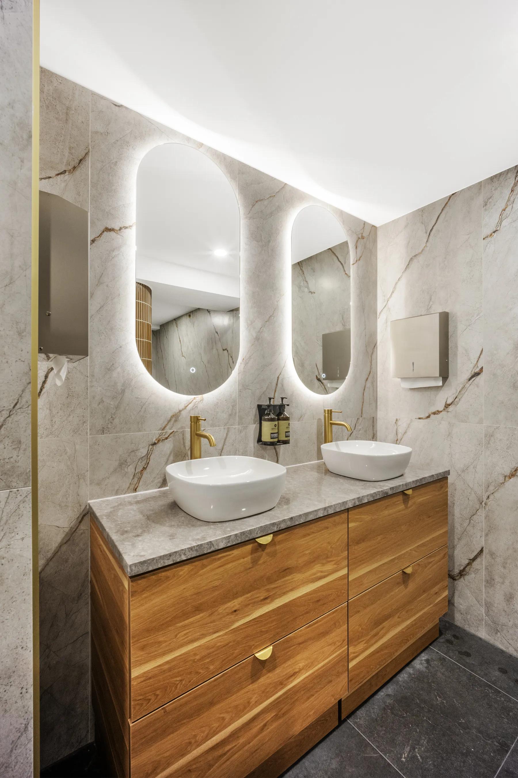 Commercial bathroom fitout by ACTCON at Ramada Diplomat, Canberra